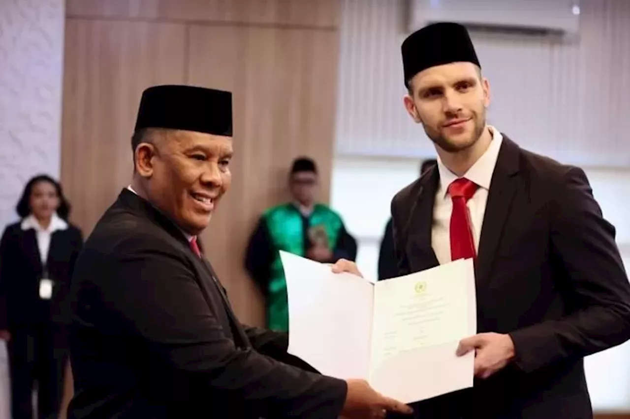 Kiper Maarten Paes Tak Sabar Bela Timnas Indonesia