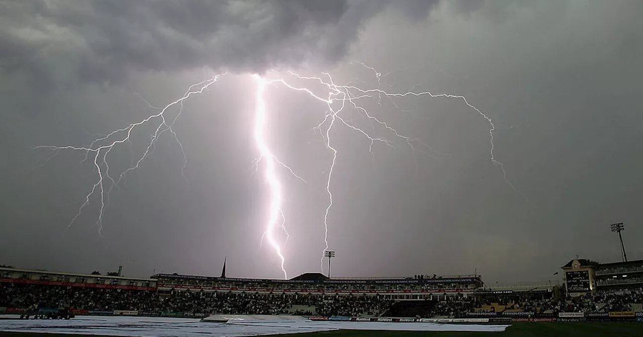 UK weather: Met Office issues thunderstorm warnings