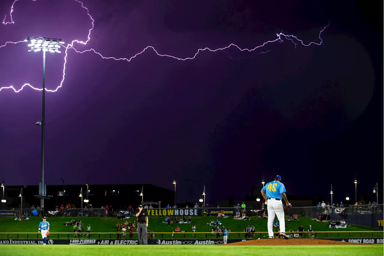 Severe Thunderstorm Warning for Four States As Tornado Threat Looms