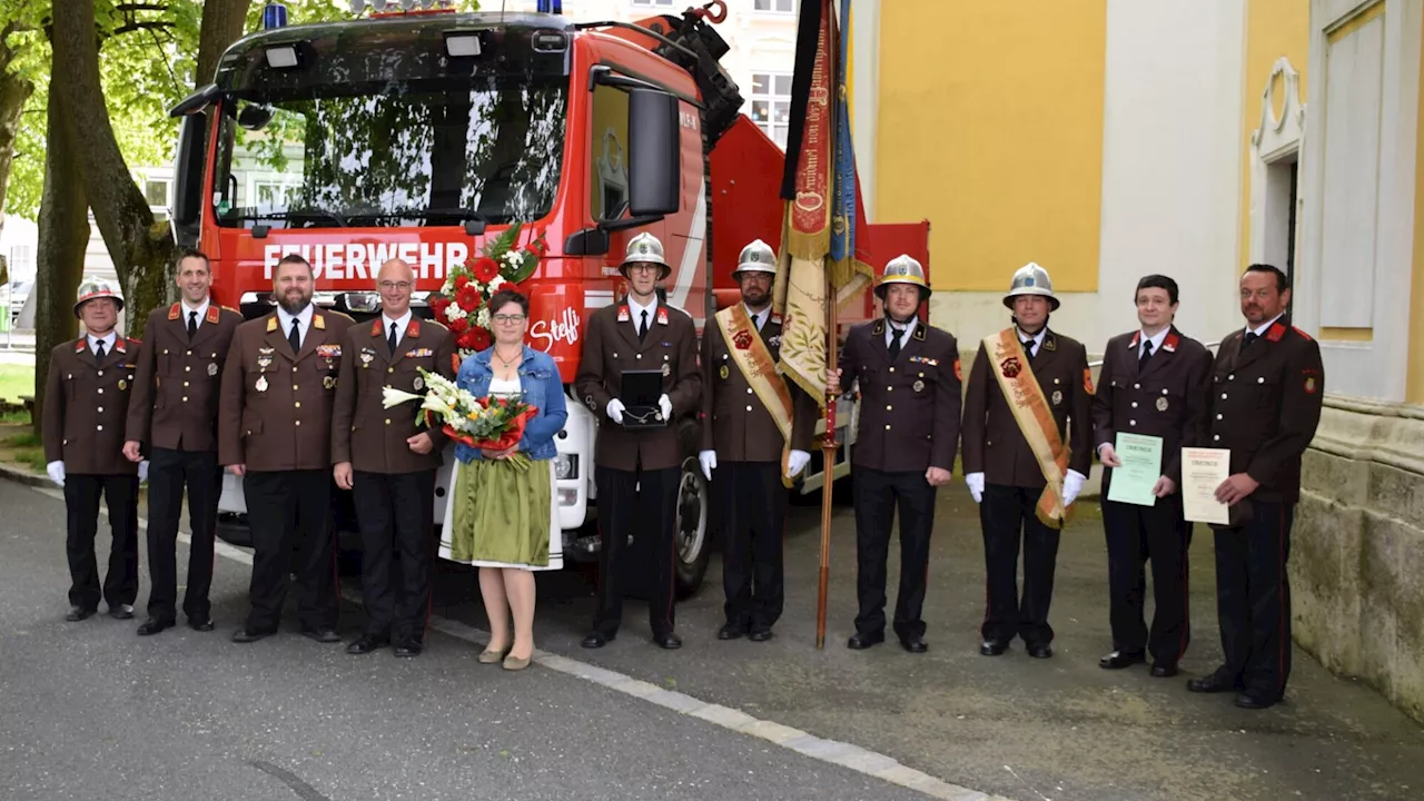 Bürgermeister Ulrich Achleitner trat der Feuerwehr Groß-Siegharts bei