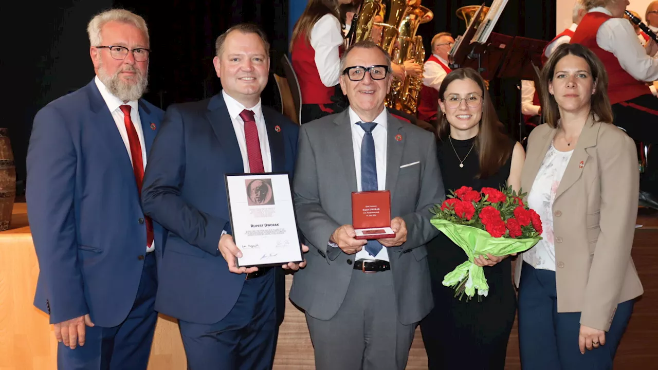 SPÖ-Maifeier in Ternitz: Ein Hoch dem Superwahljahr