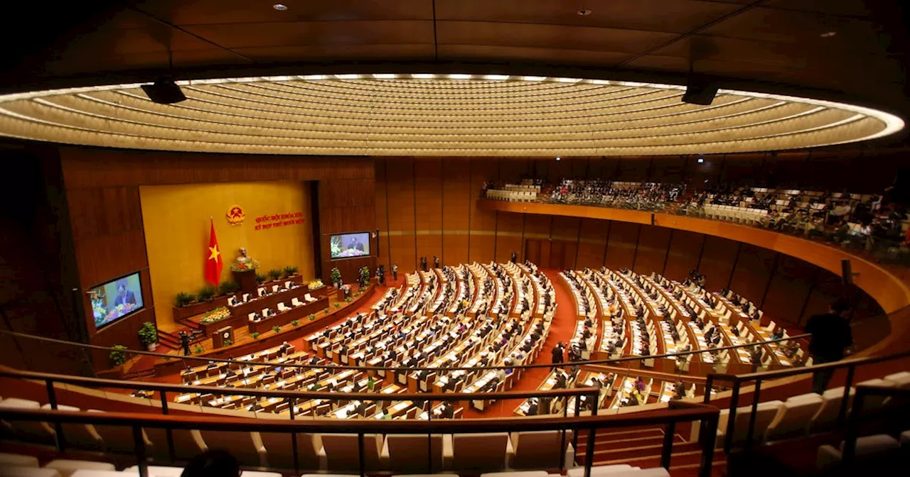 Vietnam lawmakers to hold extraordinary meeting on personnel issues