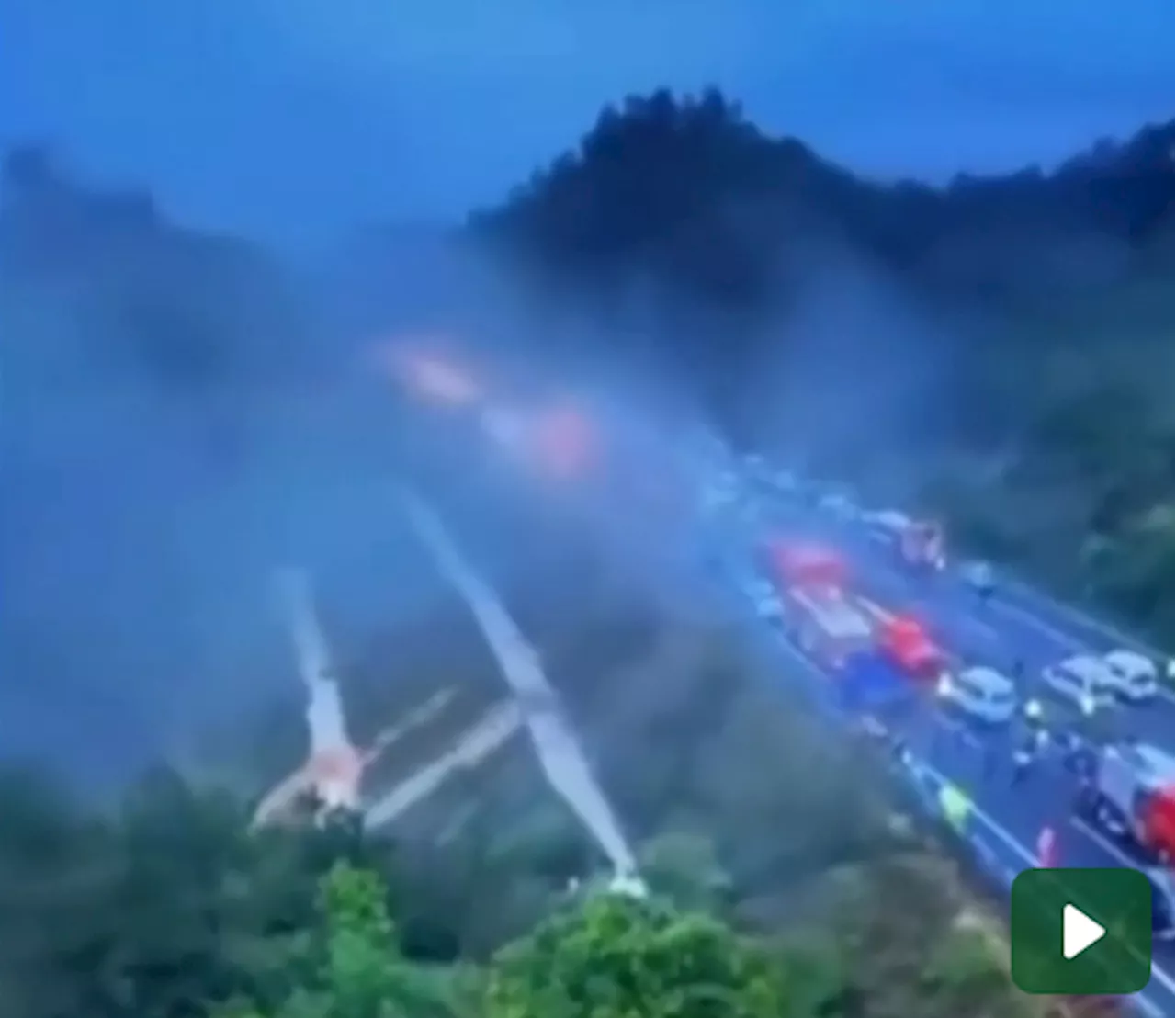 Cina, crolla una parte di autostrada nella provincia di Guangdong: 19 morti. Il video