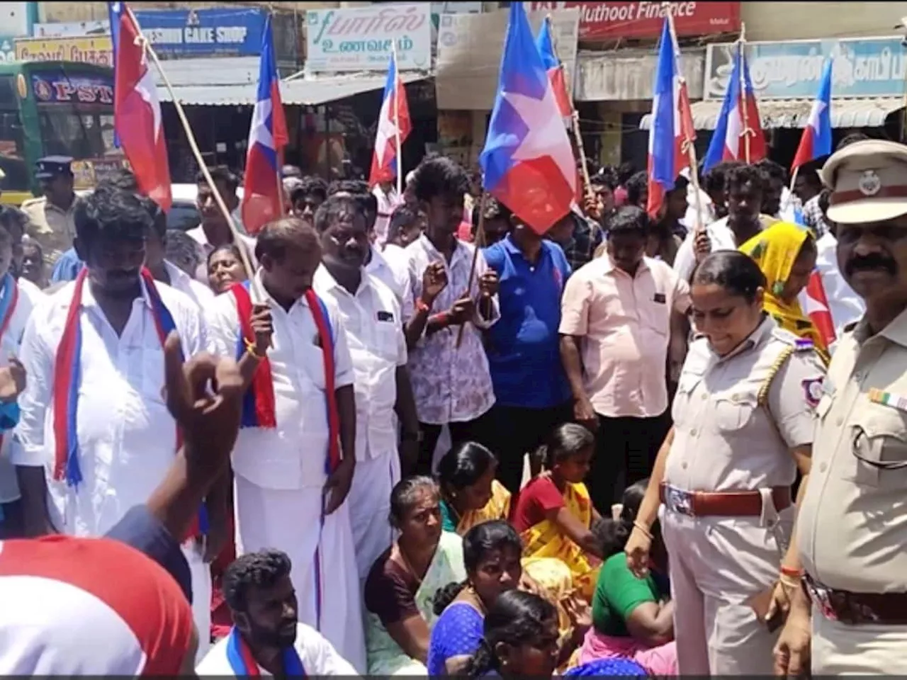 மேலூரில் நடைபெறும் வன்கொடுமைகள்: விடுதலை சிறுத்தைகள் கட்சி சார்பில் கண்டன ஆர்ப்பாட்டம்