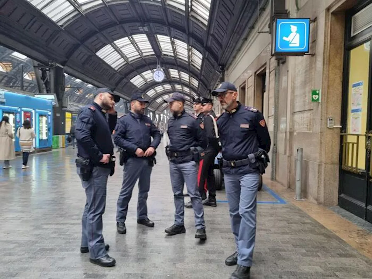 Nuova aggressione a Milano, agente spara e ferisce un 36enne