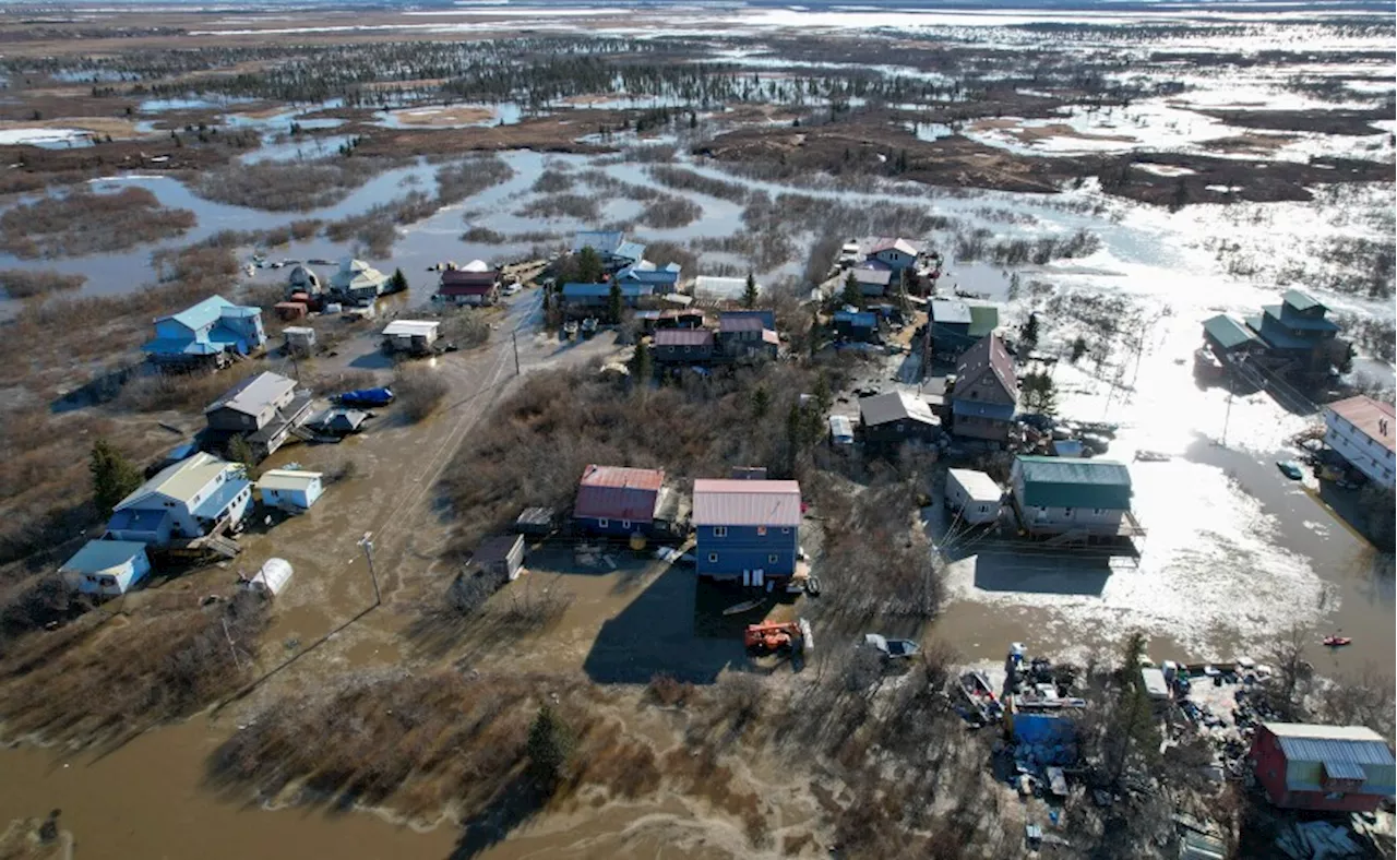 As lower Kuskokwim River breaks up, Bethel sees highest river gauge level in almost 20 years