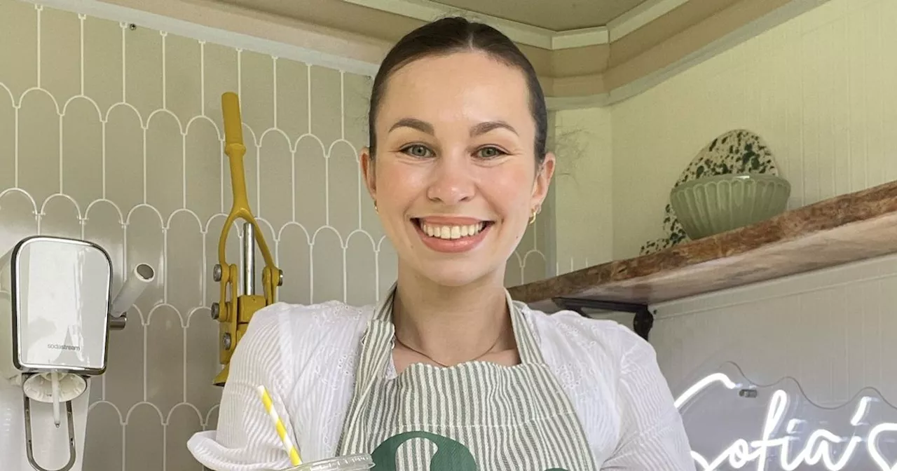 Woman fulfils dream of creating lemonade stand from empty trailer