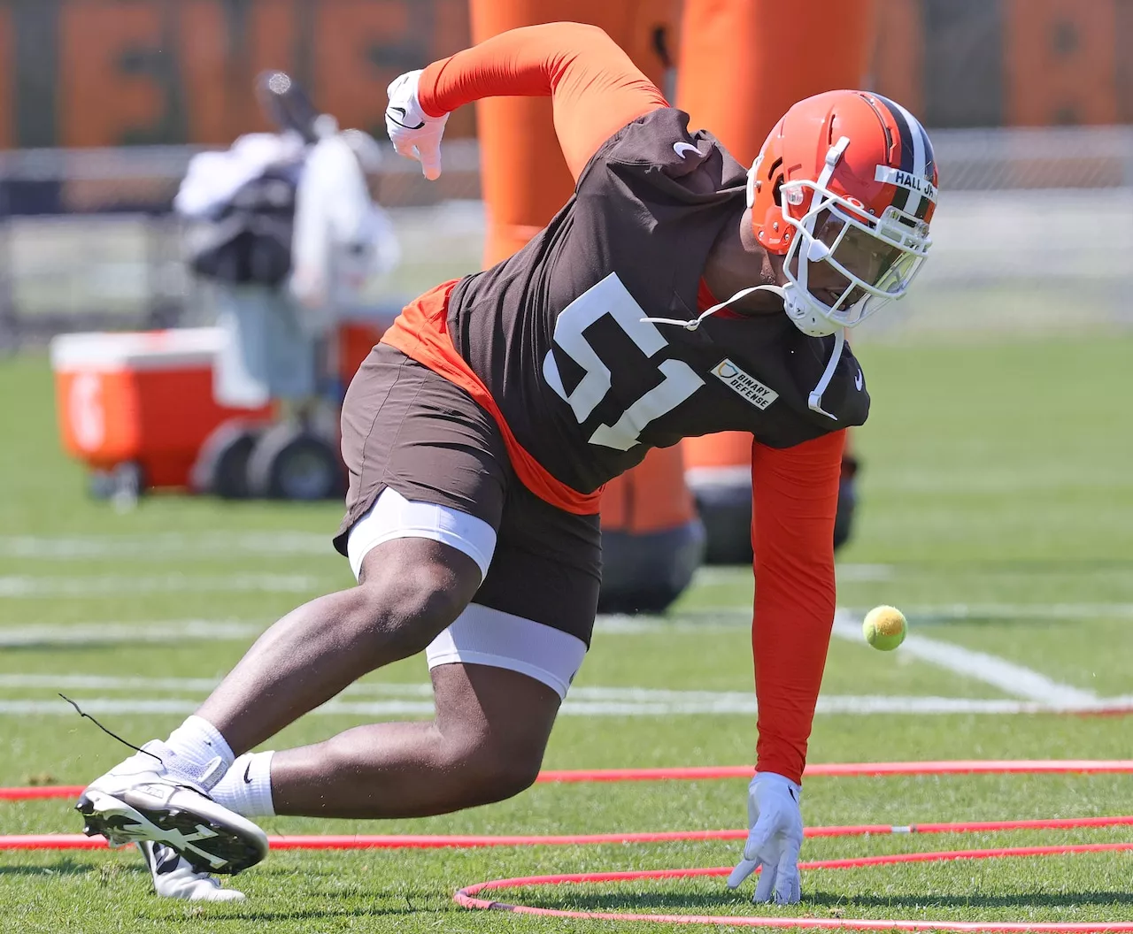 Browns rookie minicamp Day 1 observations: 1st impressions of Mike Hall Jr., a top pick returns to action, th