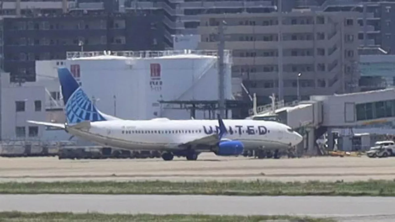 News Boeing 737 Passenger Jet Is Forced To Make Emergency Landing Just Minutes After Take Off