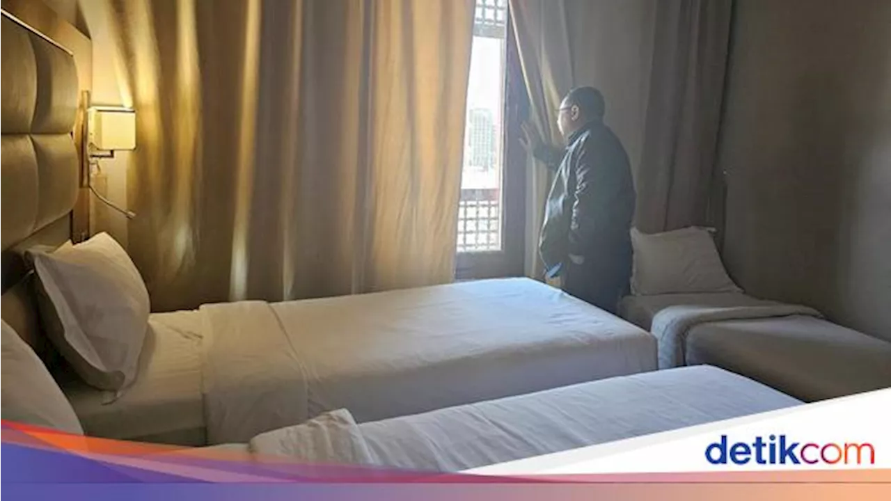 Pastikan Kamar Hotel di Madinah Ramah Lansia, Menag Cek Shower Kamar Mandi