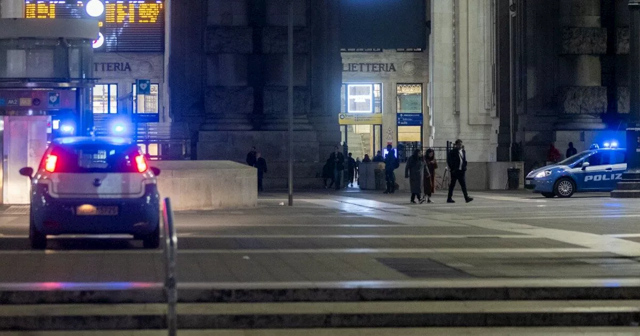 Milano, poliziotti aggrediti in stazione Centrale: un agente spara, 36enne ferito alla spalla