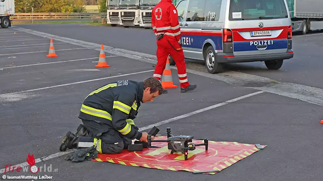 Oö: Personensuche mit Drohnen und Hunden nach davongelaufenem Unfalllenker am Voralpenkreuz bei Sattledt