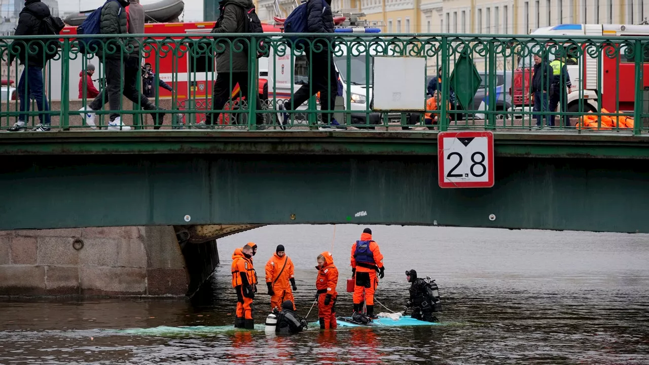 7 dead after bus falls into river in St. Petersburg, Russia