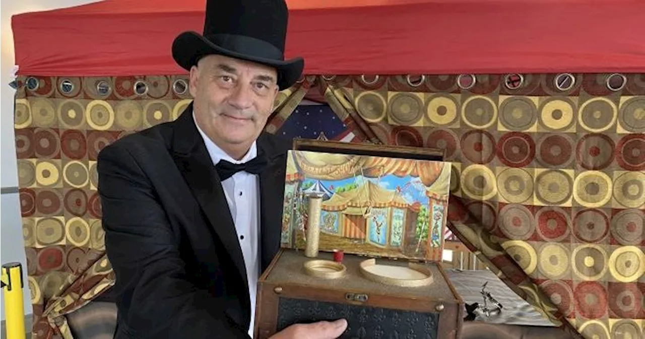 Calgary man hopes to dazzle crowds with his old-fashioned flea circus