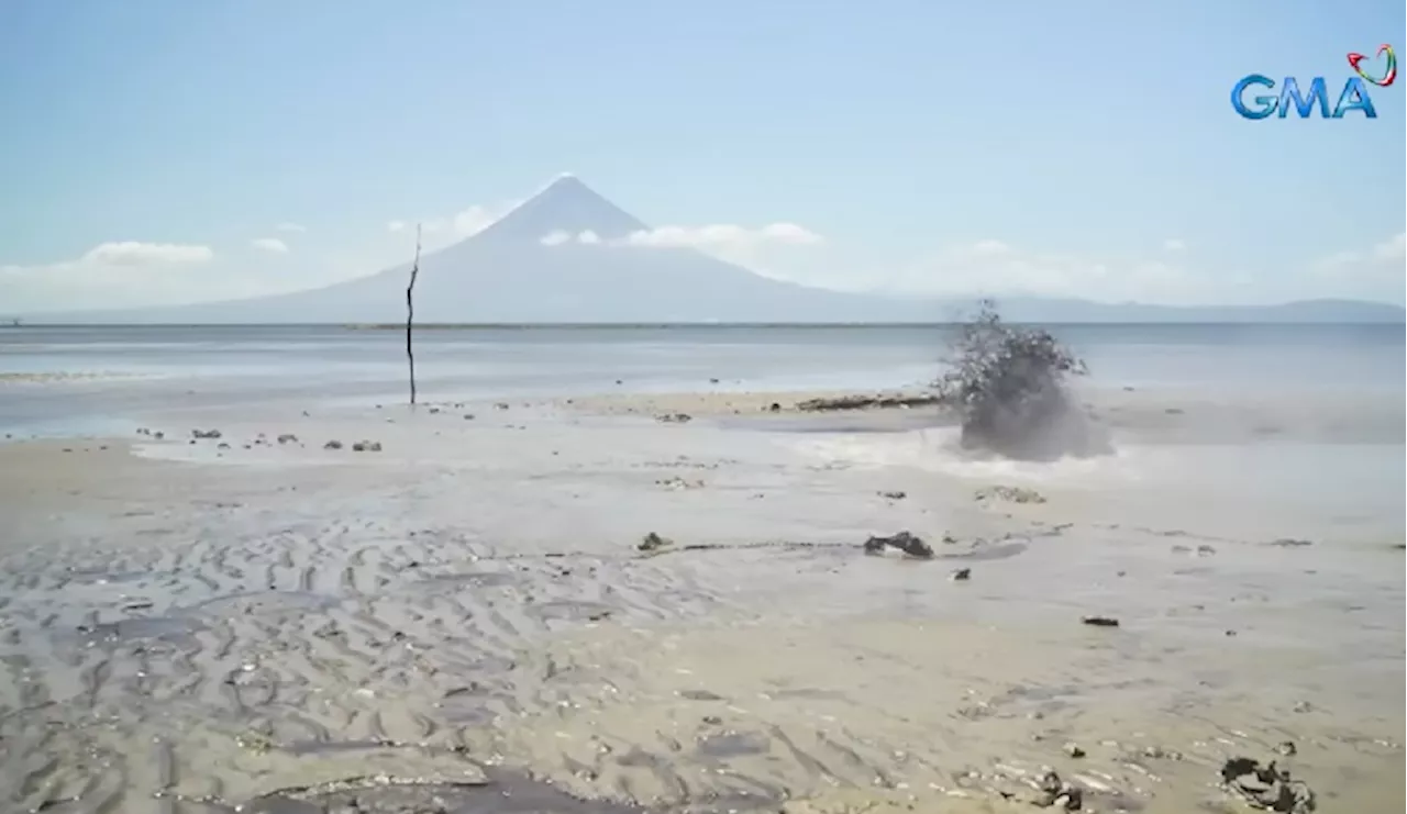 Bahagi ng isang beach sa Manito, Albay, bakit nga ba kumukulo?