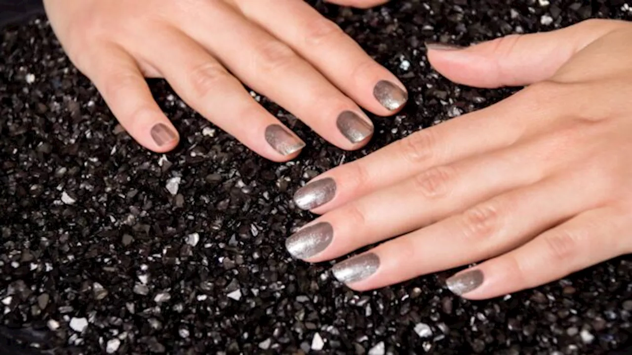 Unghie metallizzate: le nail art più belle per la tua estate