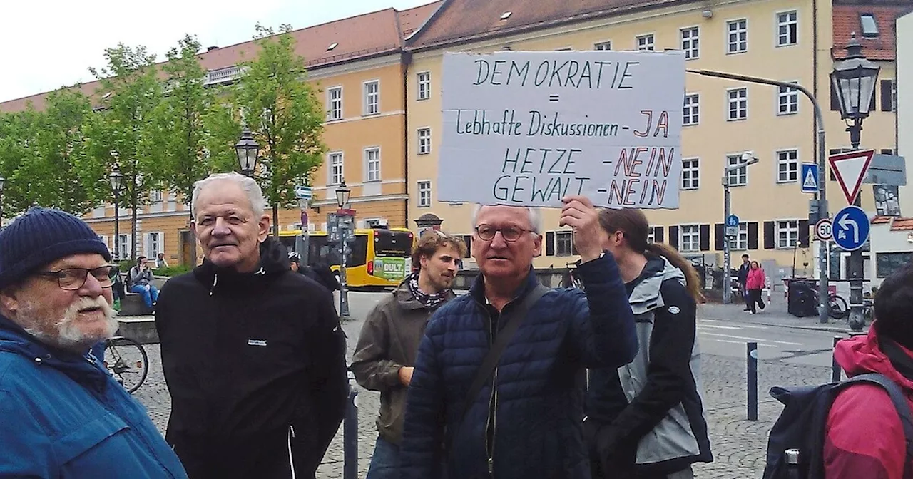 Bei Mahnwache in Regensburg gegen Gewalt an Politikern: Mann pöbelt