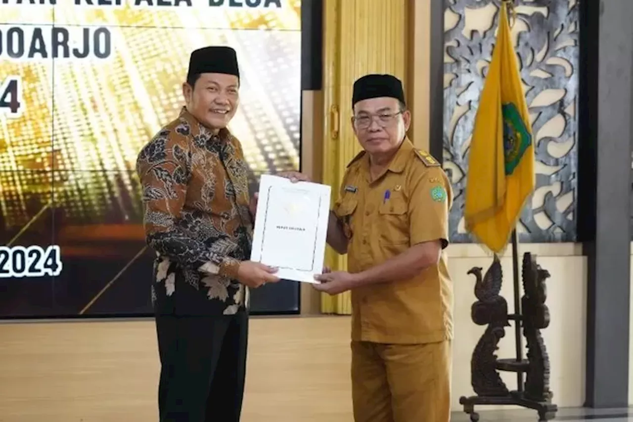 Sidoarjo Gerak Cepat, Plt Bupati Subandi Serahkan 58 SK Penambahan Masa Jabatan Kades