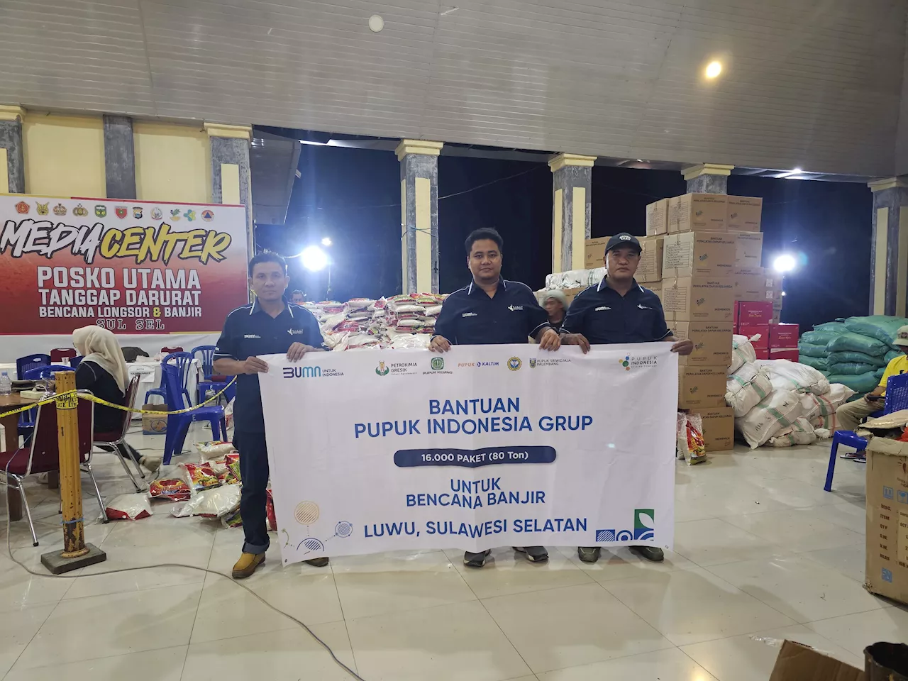 Pupuk Indonesia Serahkan Bantuan Pada Korban Banjir Bandang di Sulsel, Sebegini Jumlahnya