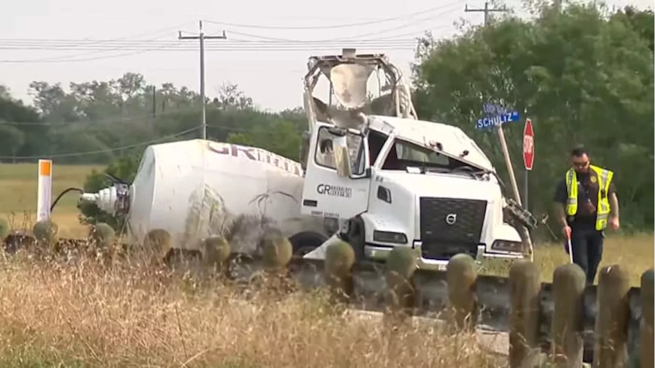 Deadly crash involving concrete truck shuts down Loop 1604 in SE Bexar County