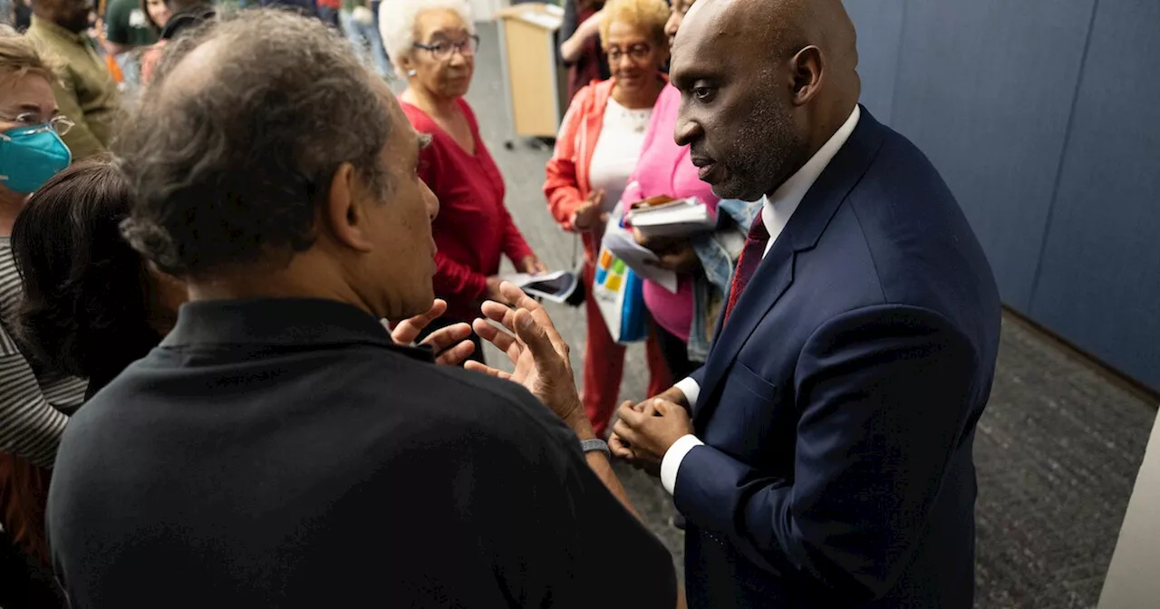 How T.C. Broadnax's salary as Austin's city manager compares across the state