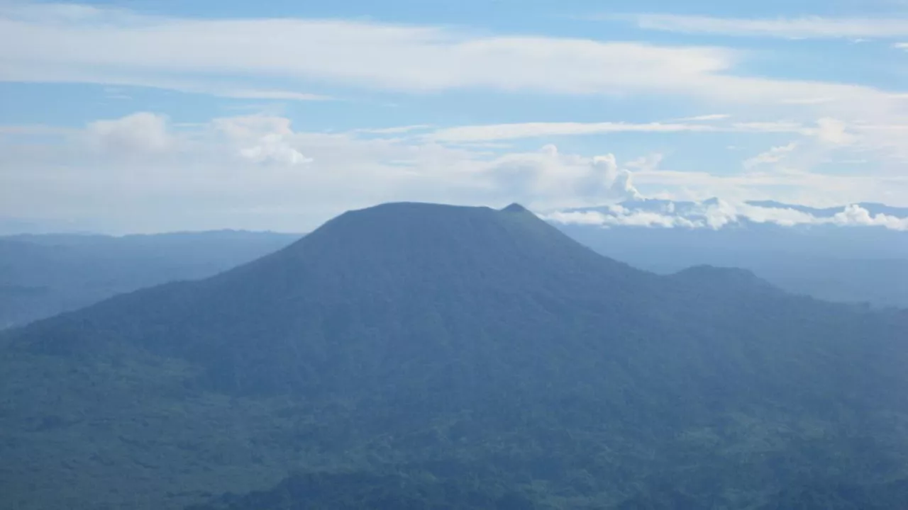 6 Fakta Menarik Gunung Ibu di Maluku yang Pernah Memiliki Danau Kawah