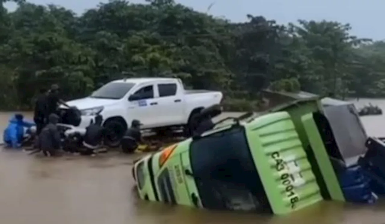 Banjir di Konawe Utara Sulawesi Tenggara Meluas, Warga Mengungsi dan Kendaraan Tenggelam