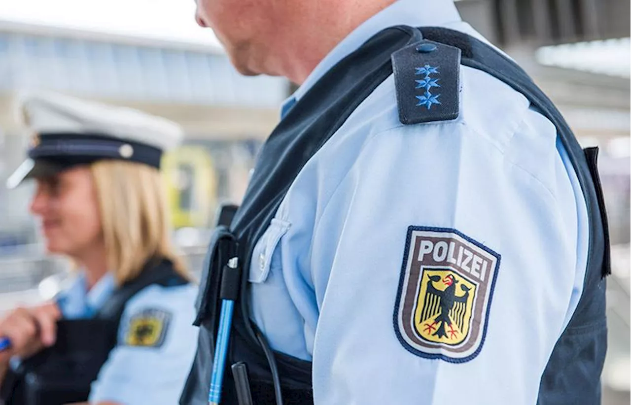 Viel zu viele Fahrgäste: Bundespolizei muss in Schwandorf Zug nach Prag räumen