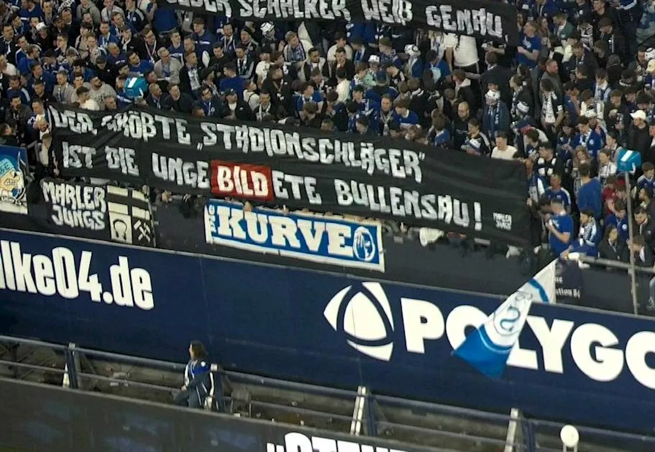 Fahndung Schalke 04: Fans beleidigen Polizei mit Transparent