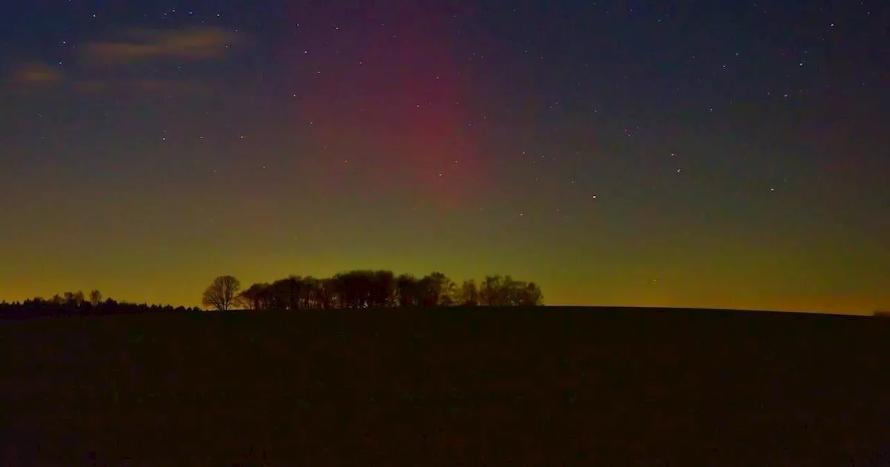 Polarlichter am Niederrhein - Fotos: Ralf Geerißen gelingen Bilder in Sonsbeck