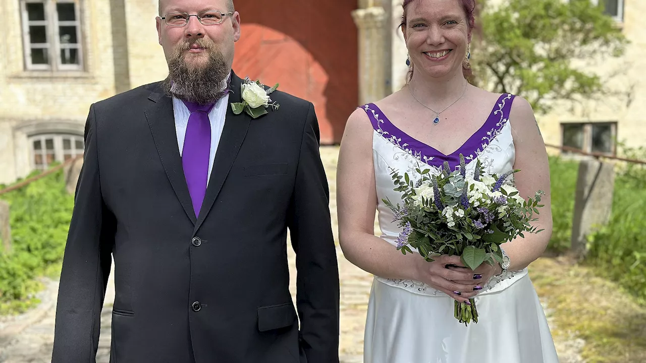 Brian og Vibeke sagde ja til hinanden til 'tosset' vielse