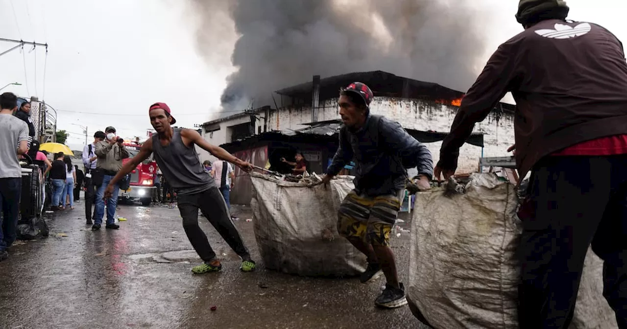 Más de 260 personas afectadas por incendio de bodega de reciclaje en el norte de Bucaramanga