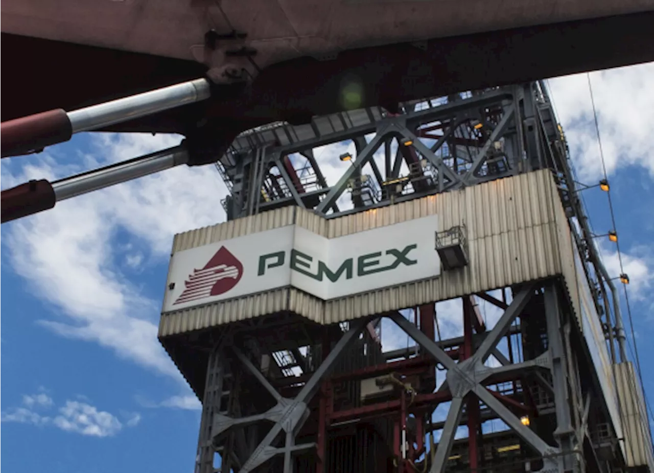 Gobierno busca cómo absorber hasta 40 mil millones de dólares en deuda de Pemex