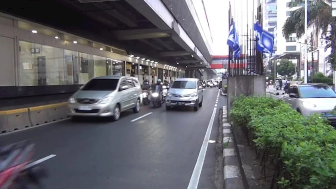 Saksi Ceritakan Detik-detik Pekerja LRT Jatuh dari Atap Stasiun Rasuna Said