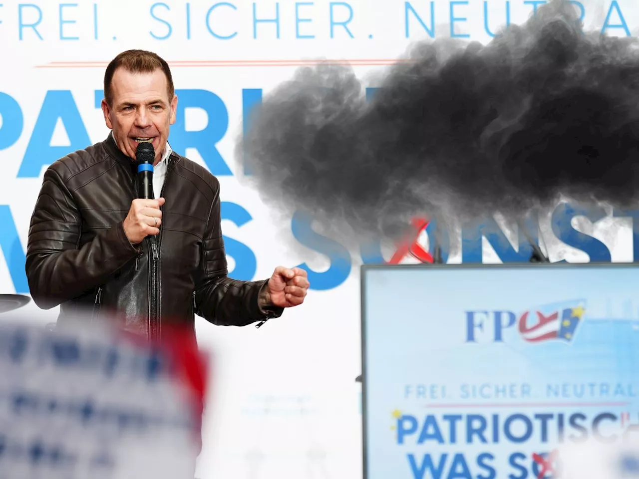 Stinkbombe traf 'Festung Europa' bei FPÖ-Wahlkampfauftakt