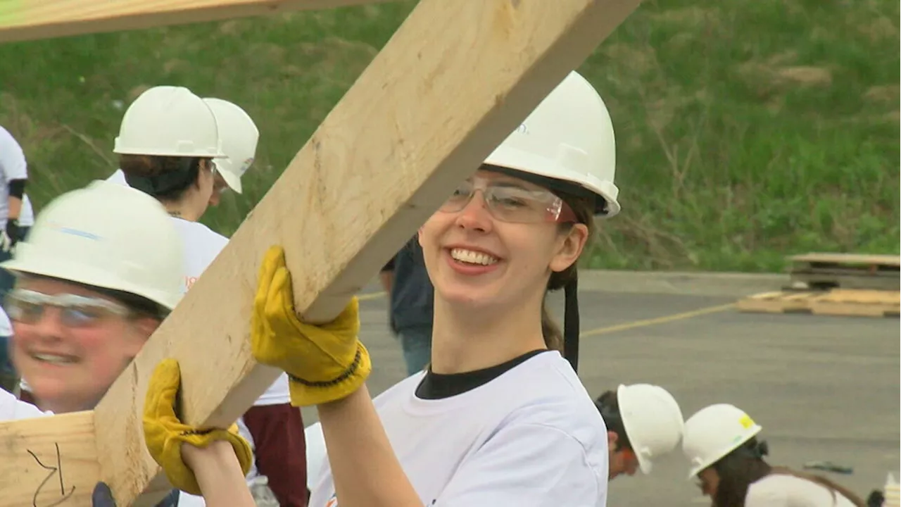 100 Constellation Energy volunteers help Habitat for Humanity build two new homes