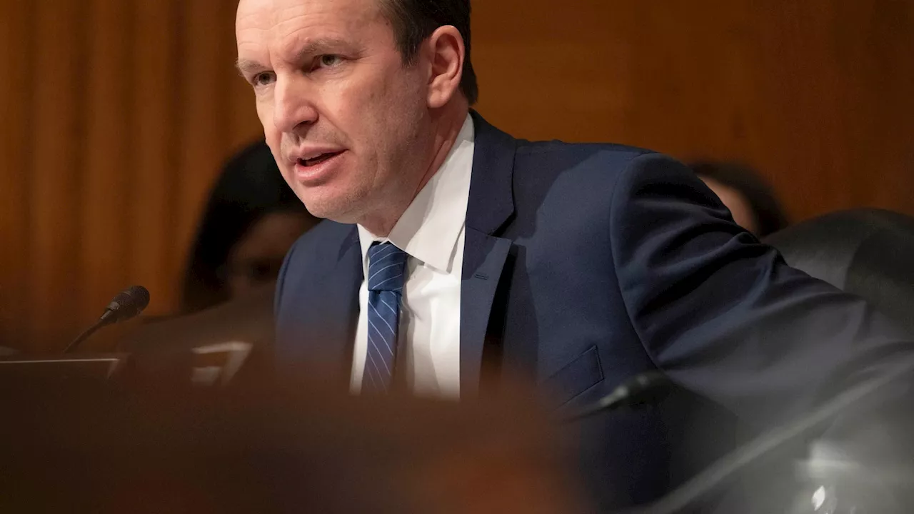 Connecticut Democrats unanimously nominate U.S. Sen. Chris Murphy for a third term