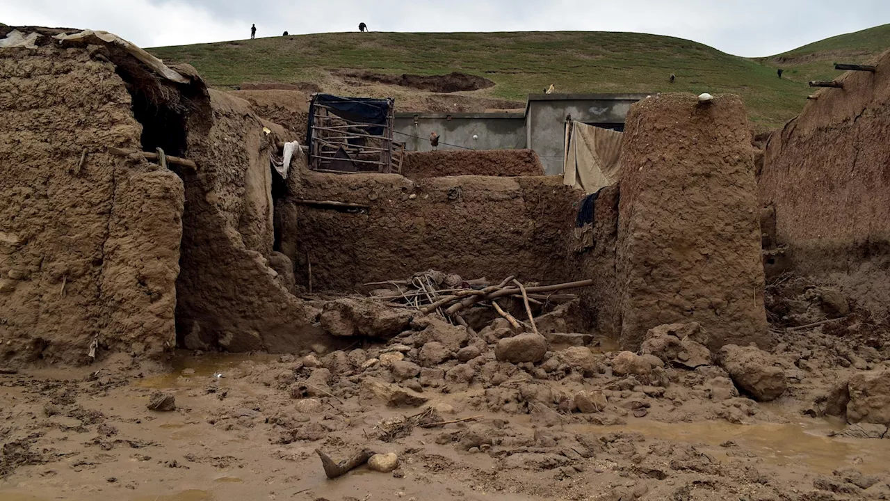 Flash floods kill hundreds and injure many others in Afghanistan, Taliban says