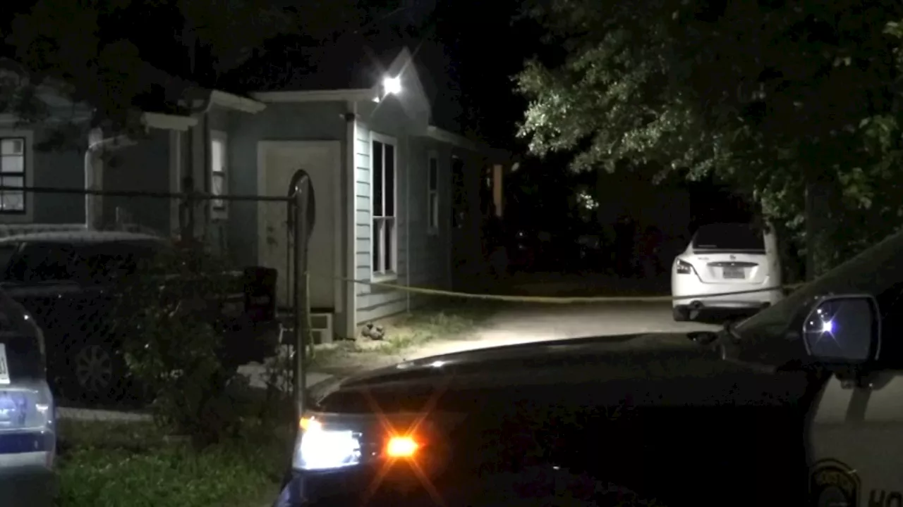 Apparent murder-suicide under investigation in Kashmere Gardens after man and woman found dead: HPD