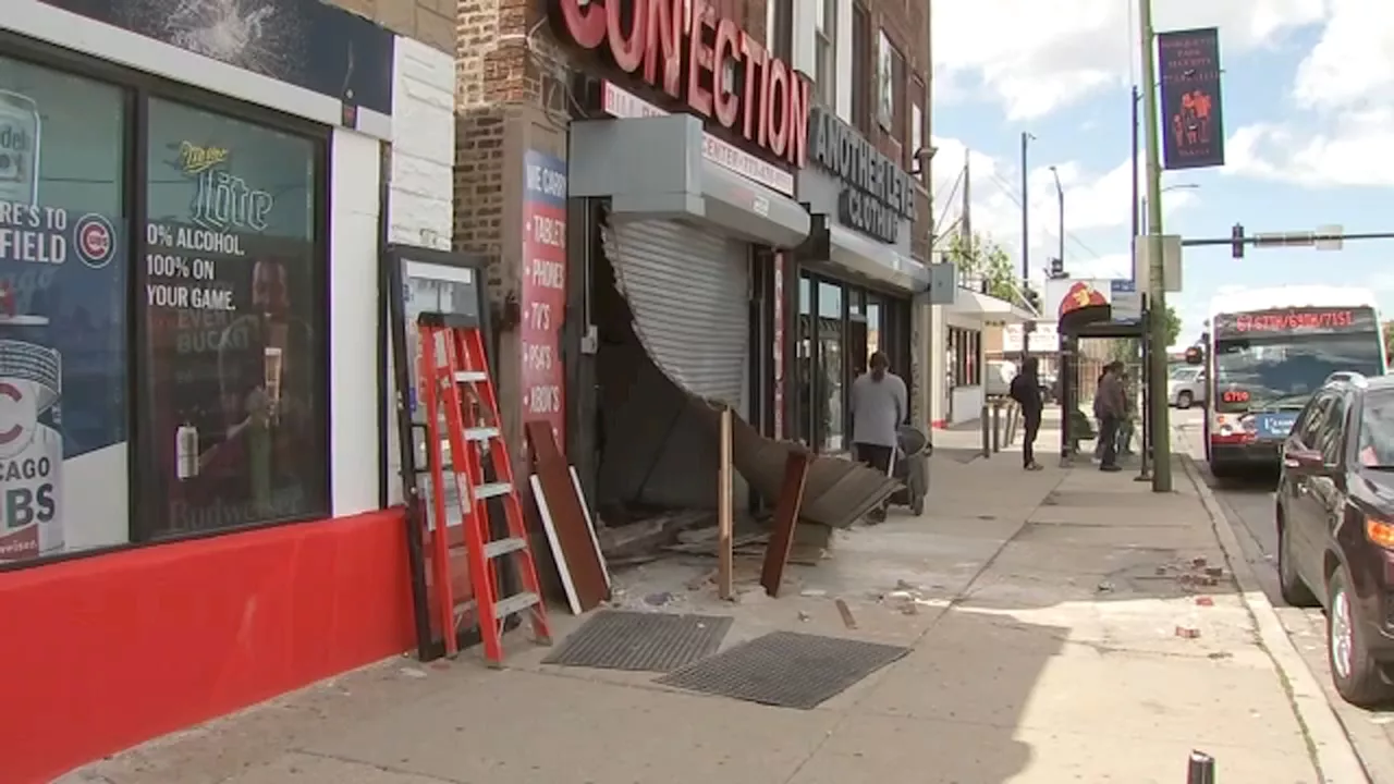 SUV smashes into Chicago Lawn electronics store; man walks in to steal items, police say