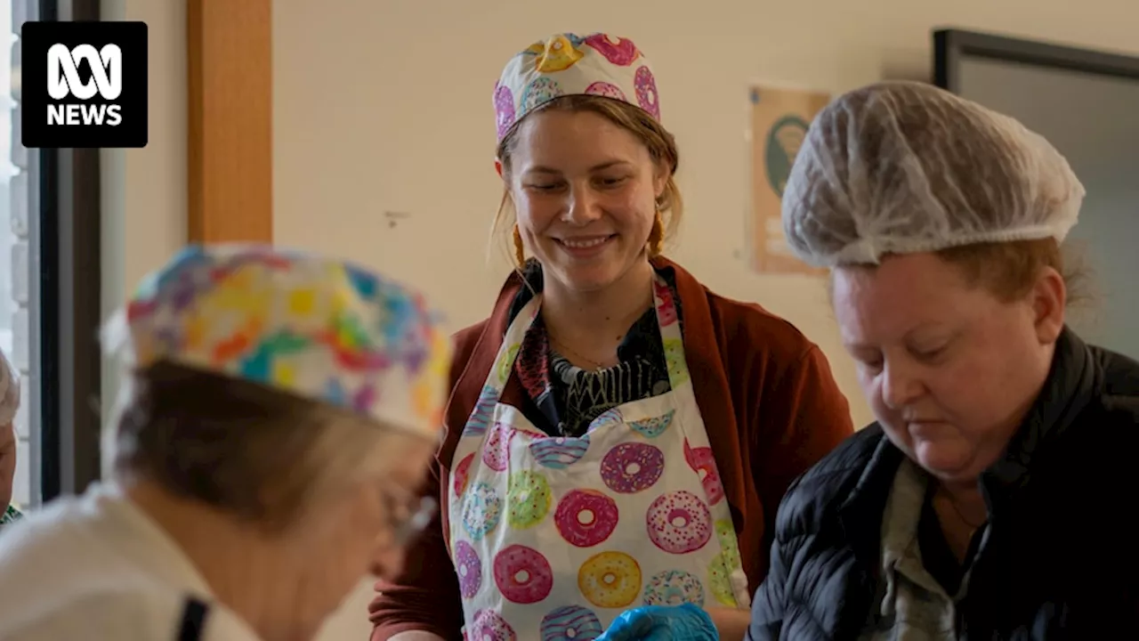 Community cooking classes help make healthy meals more affordable and teach how to beat rising food prices