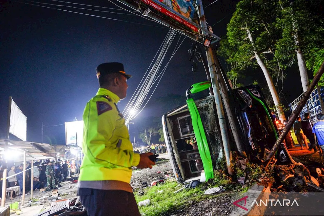 Kecelakaan Bus pengangkut Siswa SMK Lingga Kencana Depok di Ciater Subang