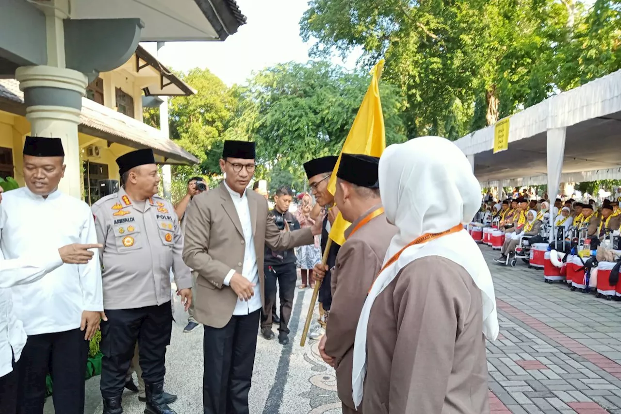 Wali Kota Mataram lepas 393 calon haji kloter satu Embarkasi Lombok