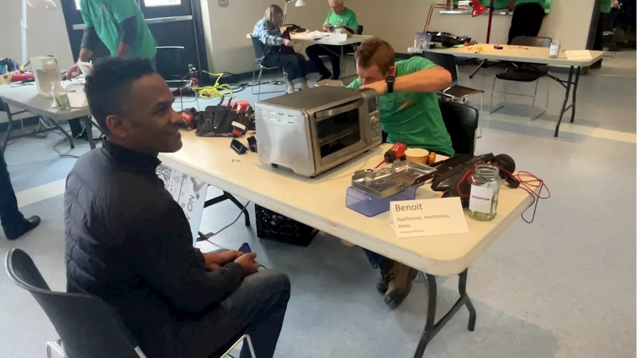 Ottawa volunteers help divert waste from the landfill at Repair Cafe