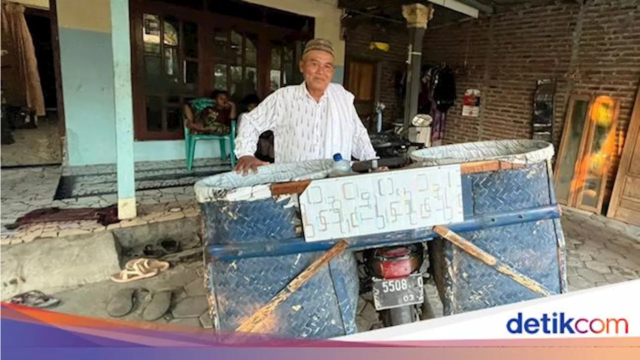 13 Tahun Nabung, Pedagang Kerupuk Keliling di Mojokerto Naik Haji Bareng Istri