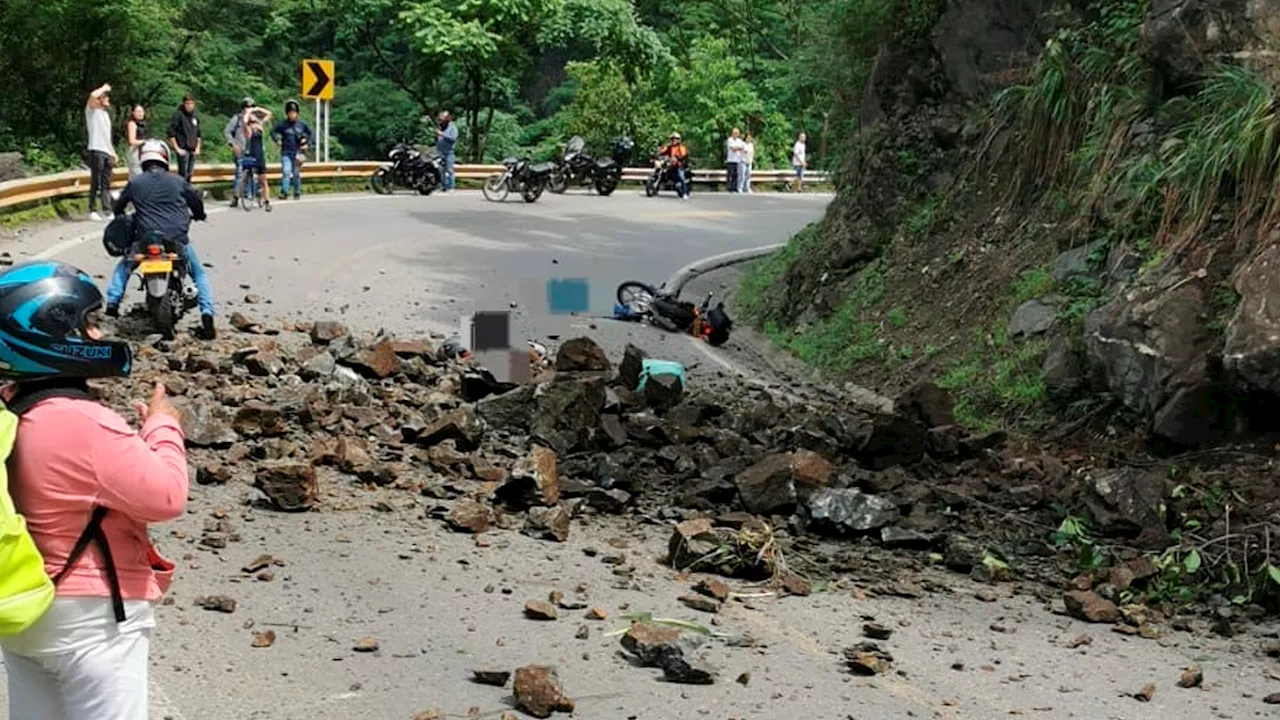 En Antioquia: muere una motociclista tras desprendimiento de una piedra