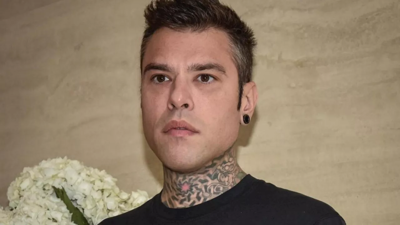 Fedez, la rissa con Iovino e l'intervento degli ultras del Milan. Quelli dell'Inter invece...