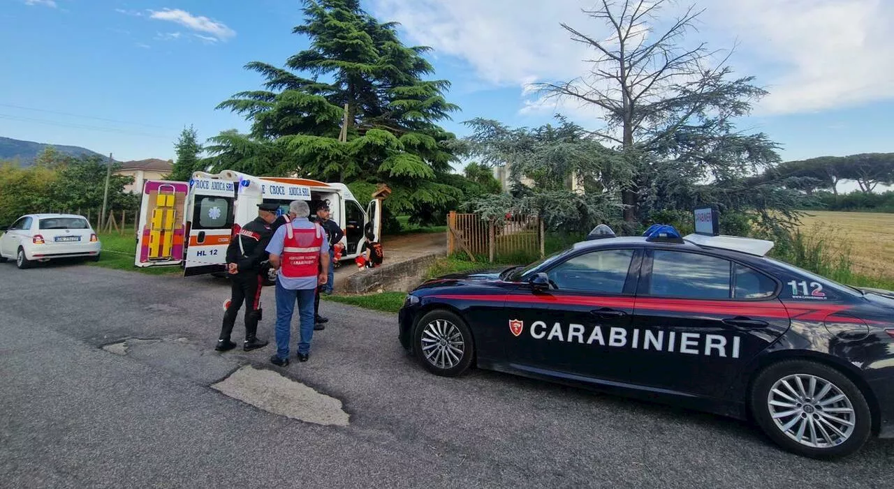 Accoltella la moglie e cerca di uccidersi: sono gravissimi. La lite dietro la tragedia