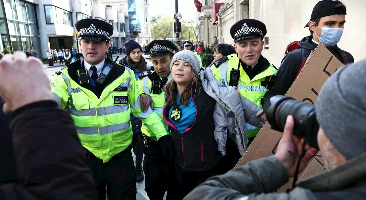 Eurovision, Greta Thunberg tra i dimostranti arrestati fuori dalla Malmo Arena