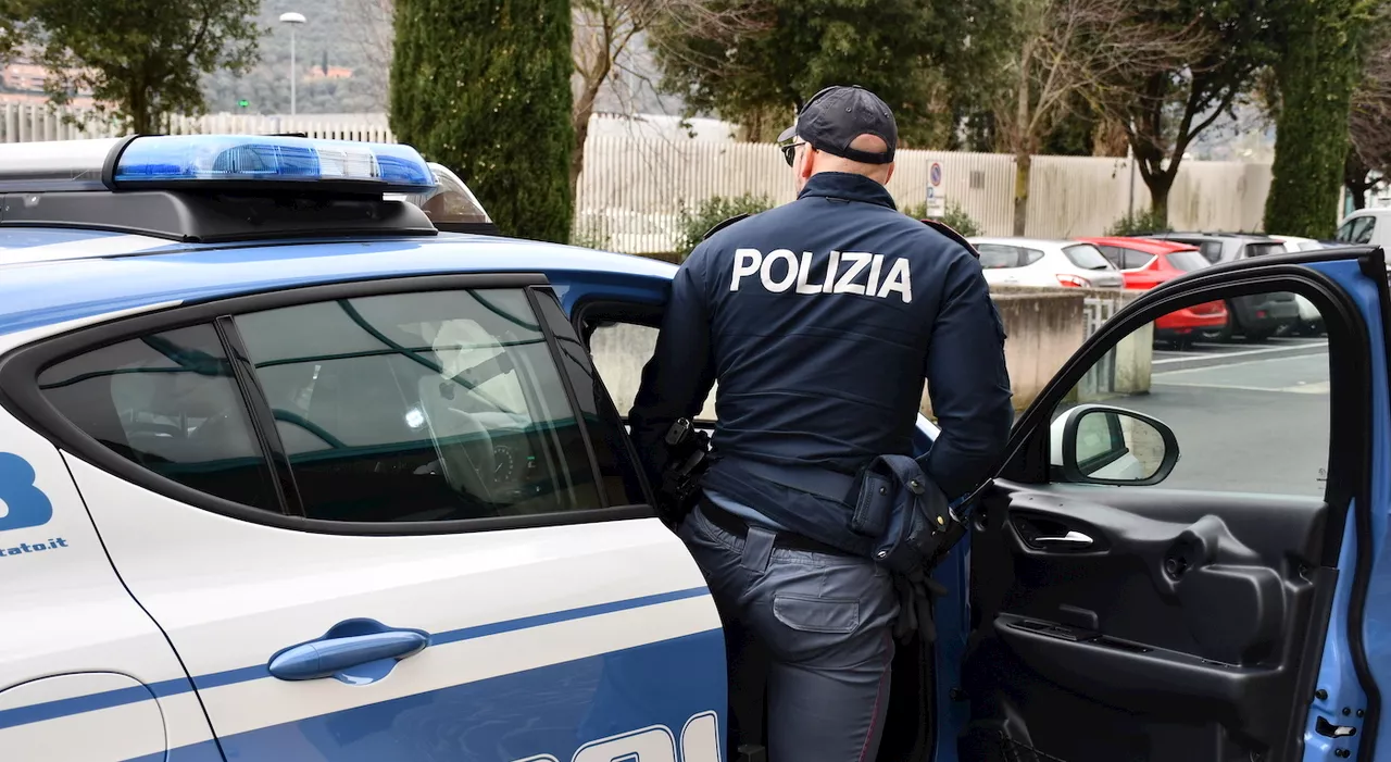 Perugia, si allena da cecchino nel piazzale di casa. E per dispetto spara al cucciolo del vicino